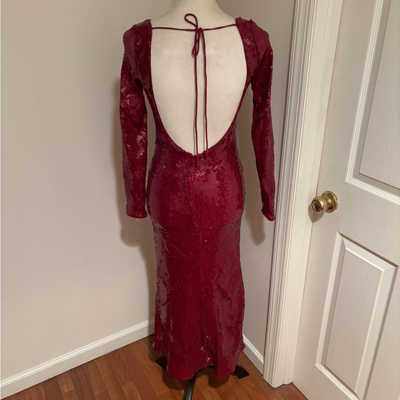 Bardot Verona Sequin Maxi Dress in Burgundy - Picture 6 of 8
